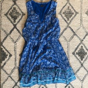 Pretty blue floral boho dress perfect for spring!